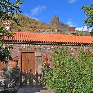 https://casa-rural-la-solana.in-canary-islands.com